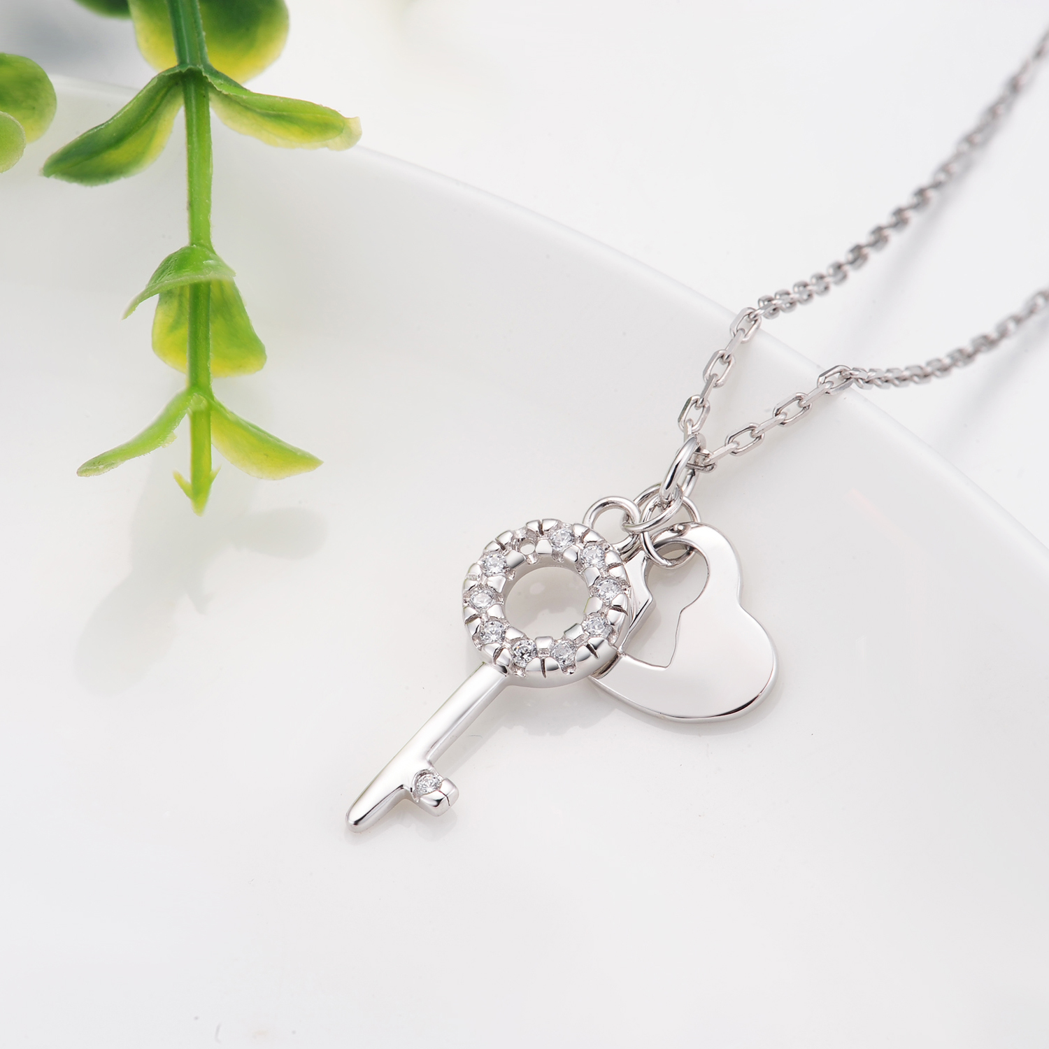 Personalized 925 Sterling Silver Cubic Zircon Link Chain Delicate Open Heart Key Pendant  Necklace(图5)