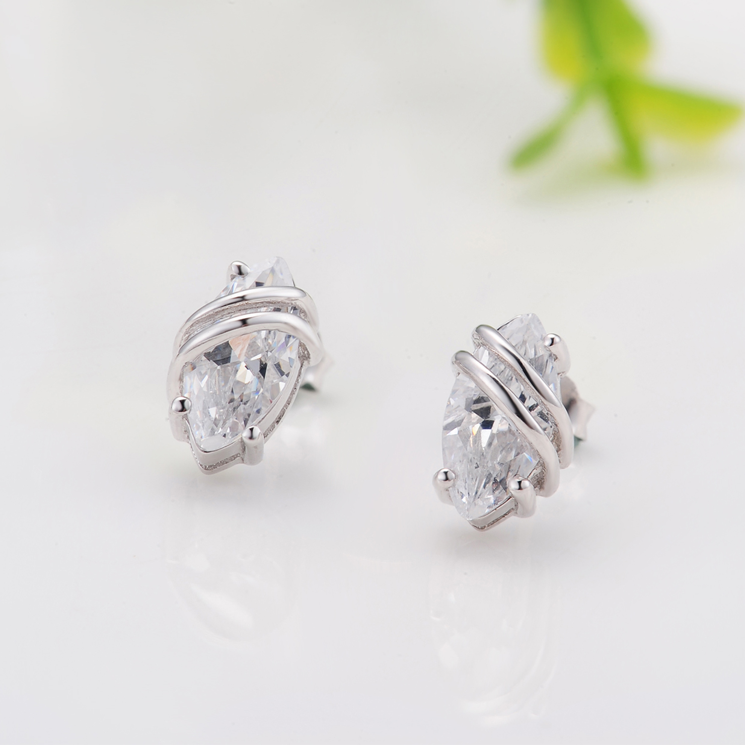 Minimalist earrings Sterling Silver Surrounding Bling CZ Simple Style Little Earring Stud Jewelry(图5)
