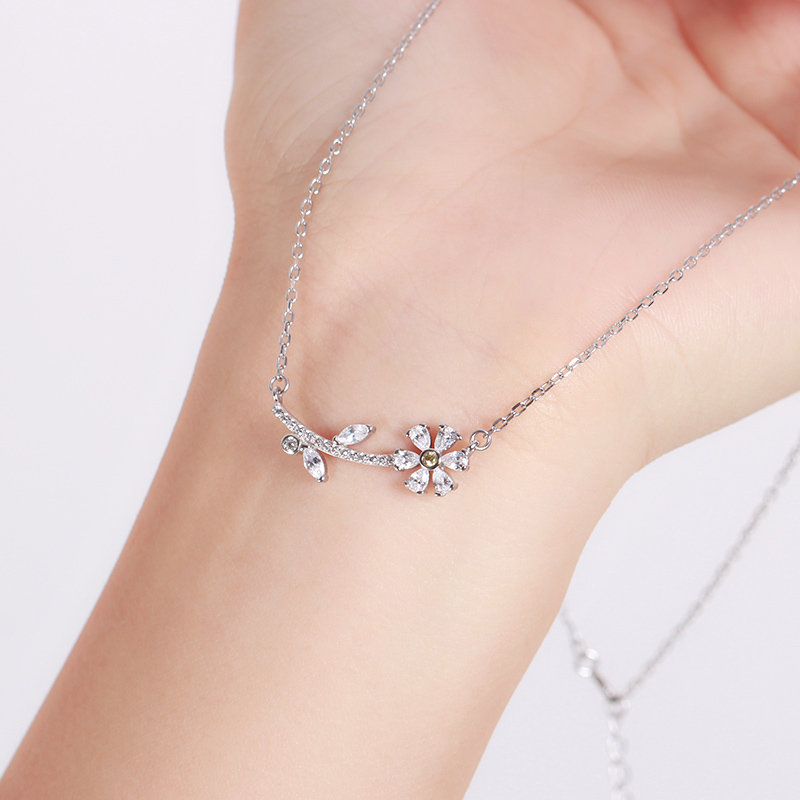 Designer Custom CZ 925 Sterling Silver rhodium  plated Small Daisy Petal  Women Jewelry (图5)